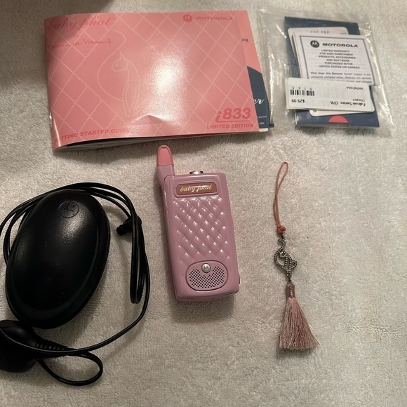 baby phat phone in the box with all the rhinestone diamonds $1200 pristine - Picture 2 of 8